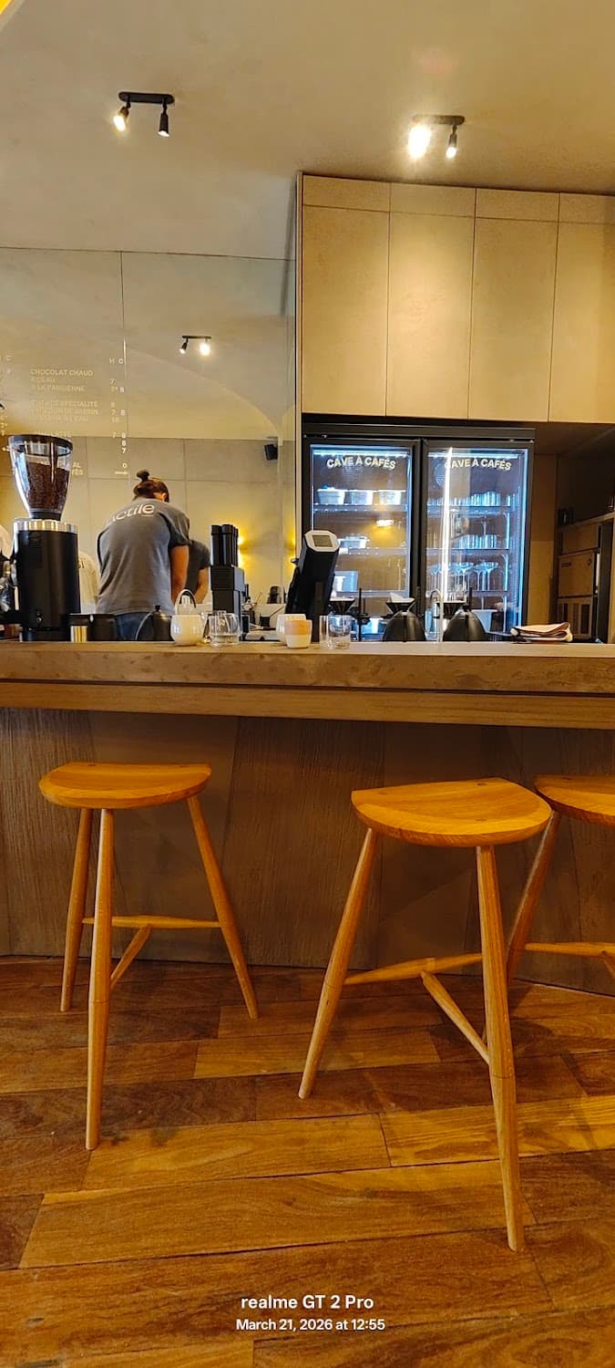 Tactile café — specialty coffee shop in Paris (photo 2)