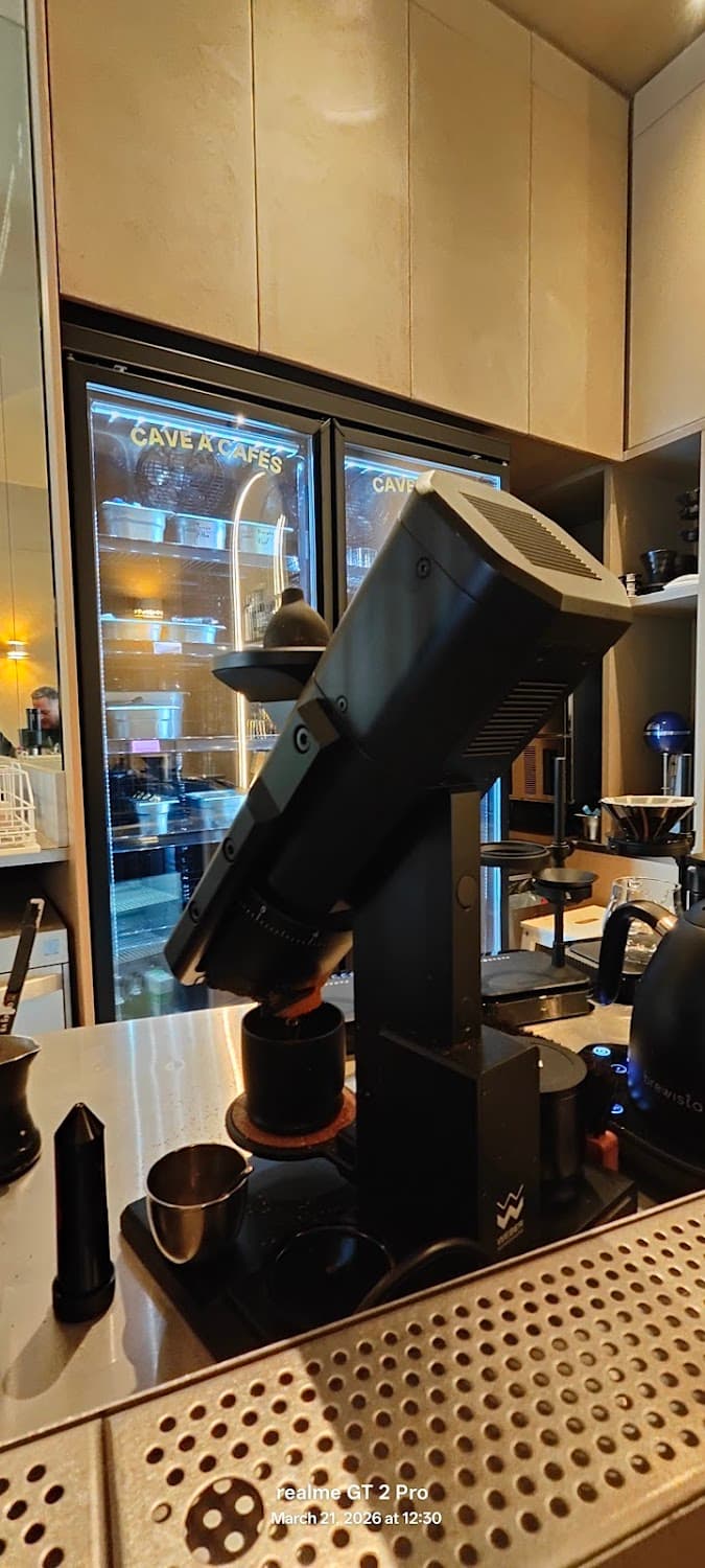 Tactile café — specialty coffee shop in Paris (photo 1)