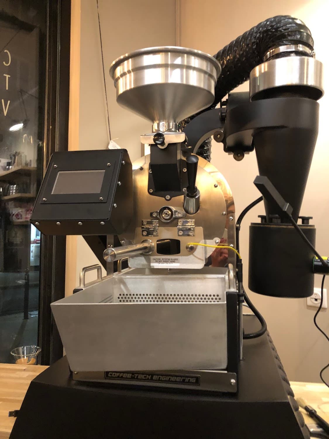TARMAC torrefaction — specialty coffee shop in Paris (photo 7)