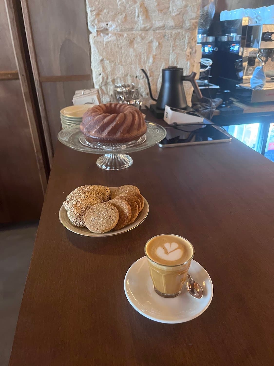 Taxiphone — specialty coffee shop in Paris (photo 5)