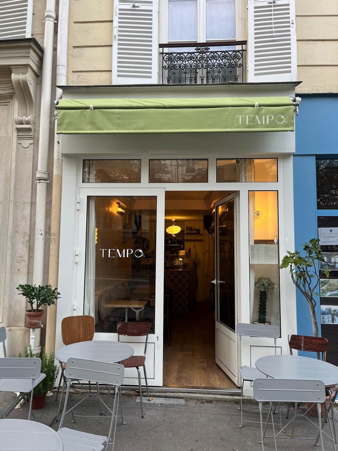 Tempo, specialty coffee shop in Paris