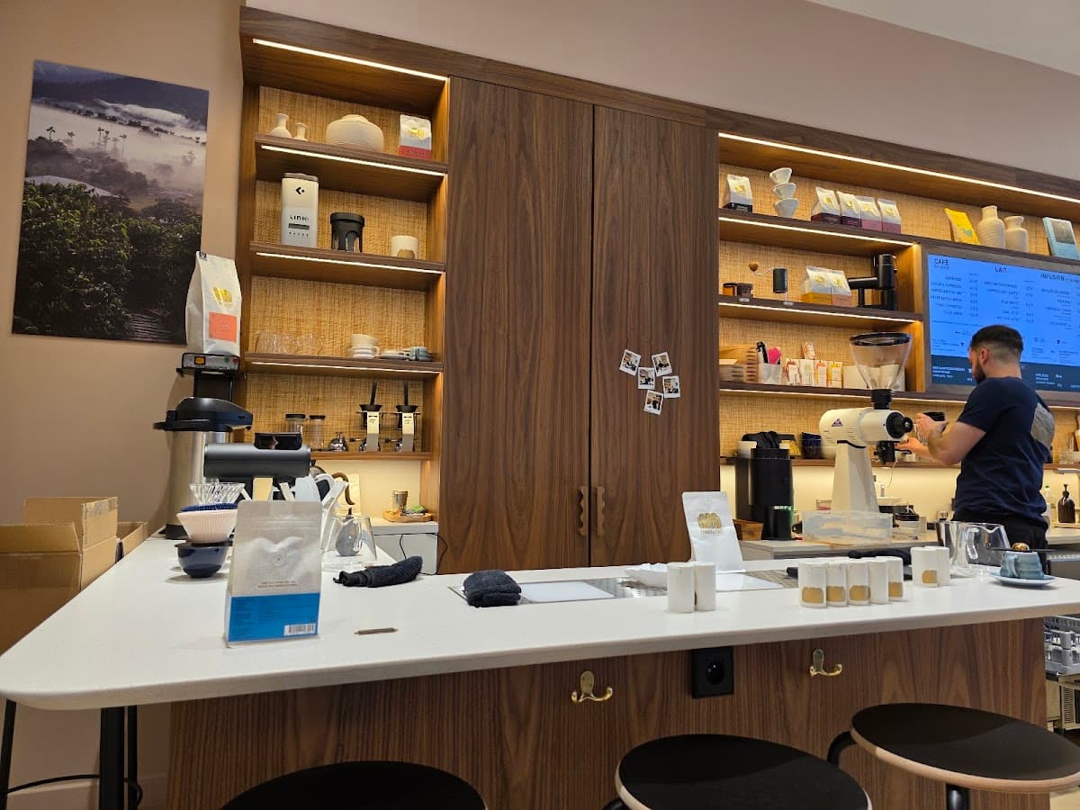 Terres de Café — specialty coffee shop in Paris (photo 6)