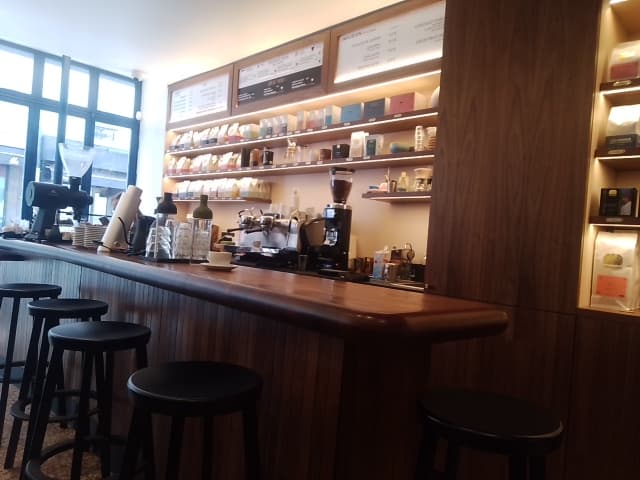 Terres de Café - Rue des Batignolles, specialty coffee shop in Paris (photo 3)
