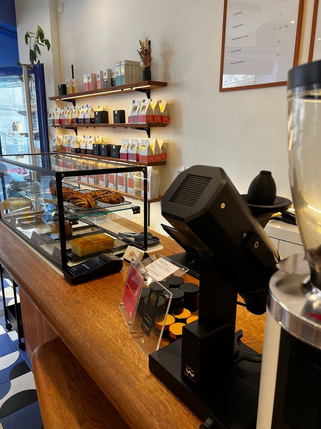Terres de Café - Saint Honoré, specialty coffee shop in Paris (photo 2)