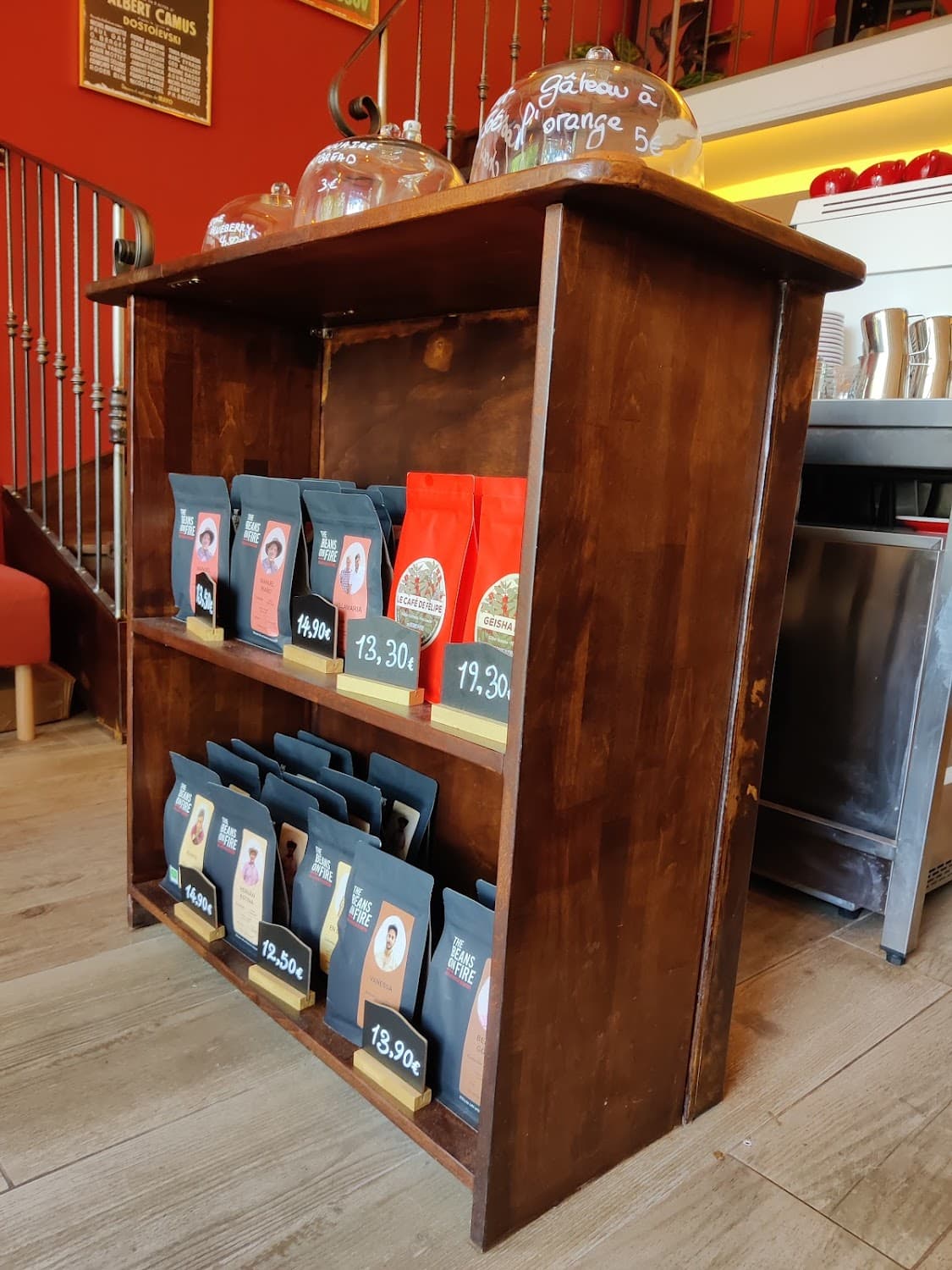 The Beans on Fire - Boulevard de Strasbourg — specialty coffee shop in Paris (photo 6)