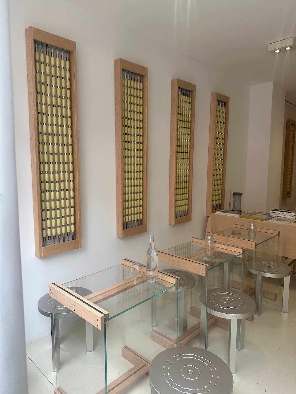 THE Café NEXT DOOR — specialty coffee shop in Paris (photo 7)