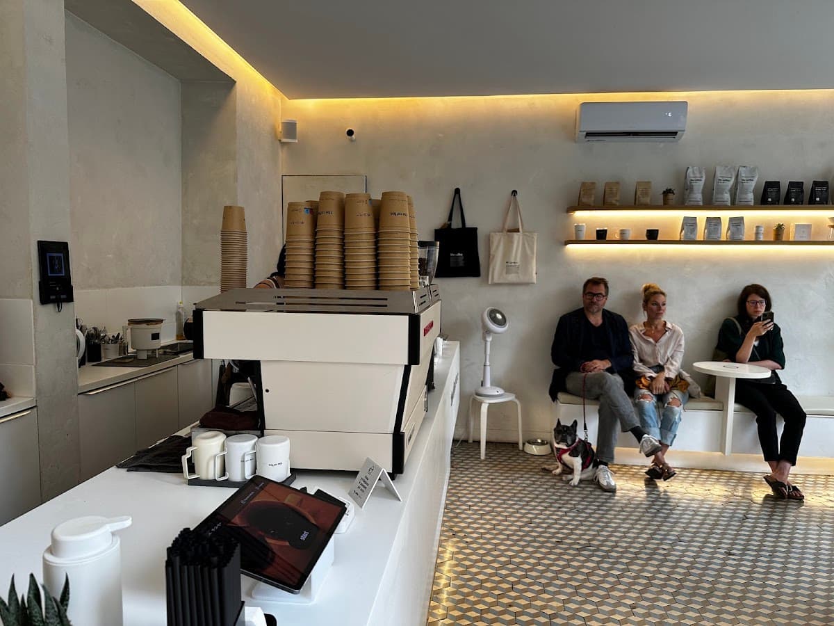The Coffee - Rue Saint-Gilles, specialty coffee shop in Paris (photo 3)
