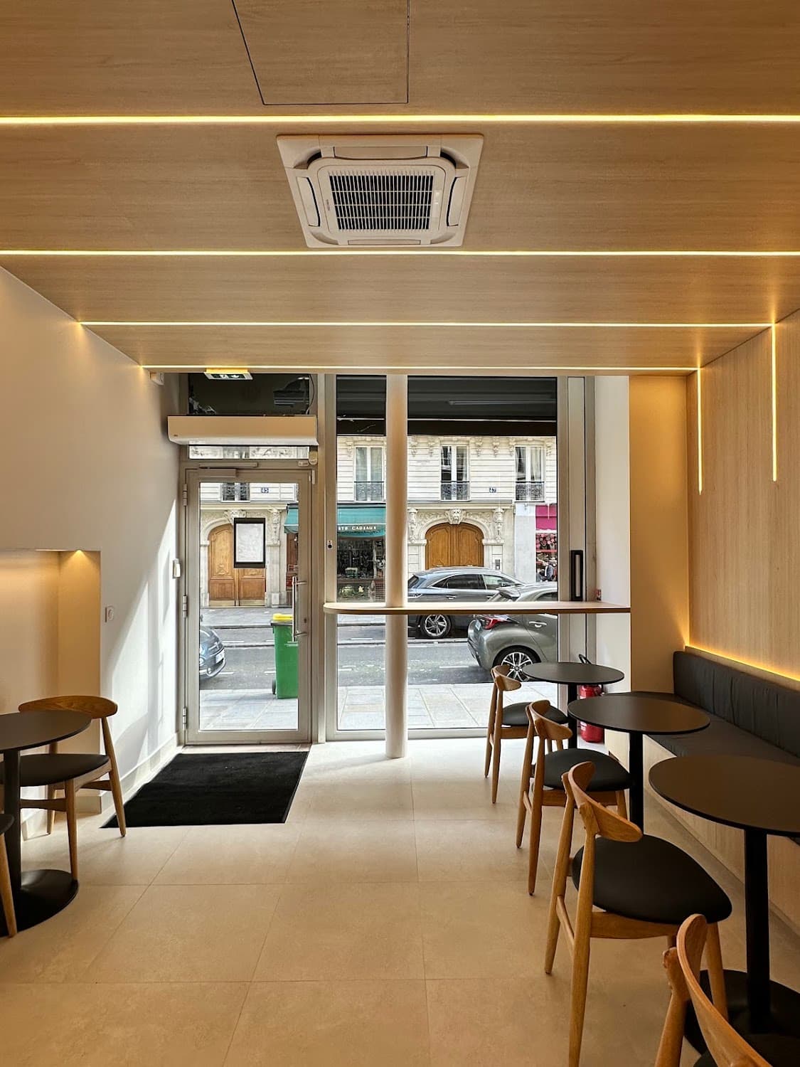 The Coffee - Rue Saint-Placide, specialty coffee shop in Paris (photo 7)