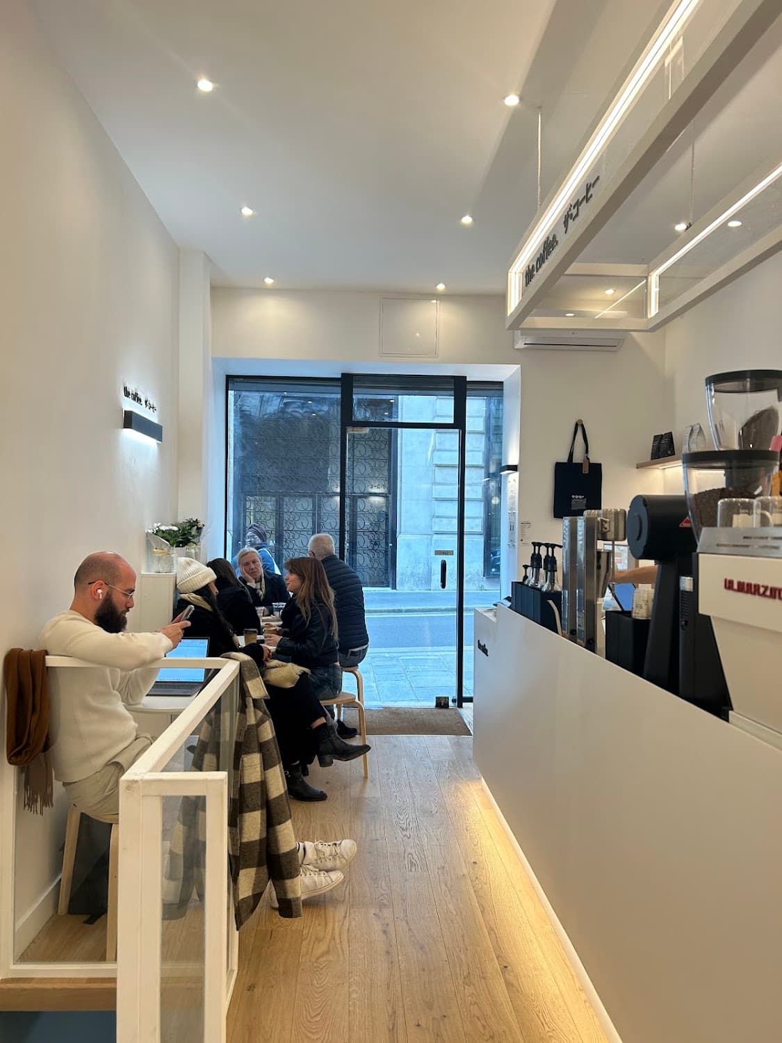 The Coffee - Rue d'Amsterdam, specialty coffee shop in Paris (photo 2)