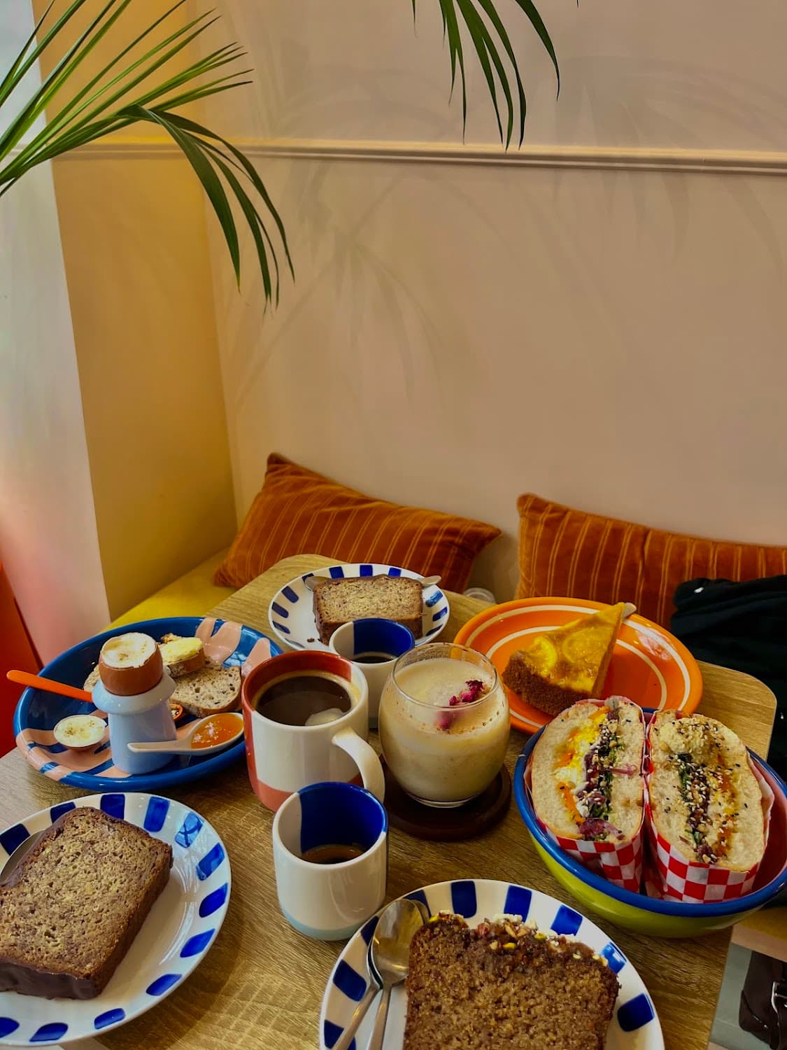 The Sunny Side - Coffee, Bagnat & Dips — specialty coffee shop in Paris (photo 7)