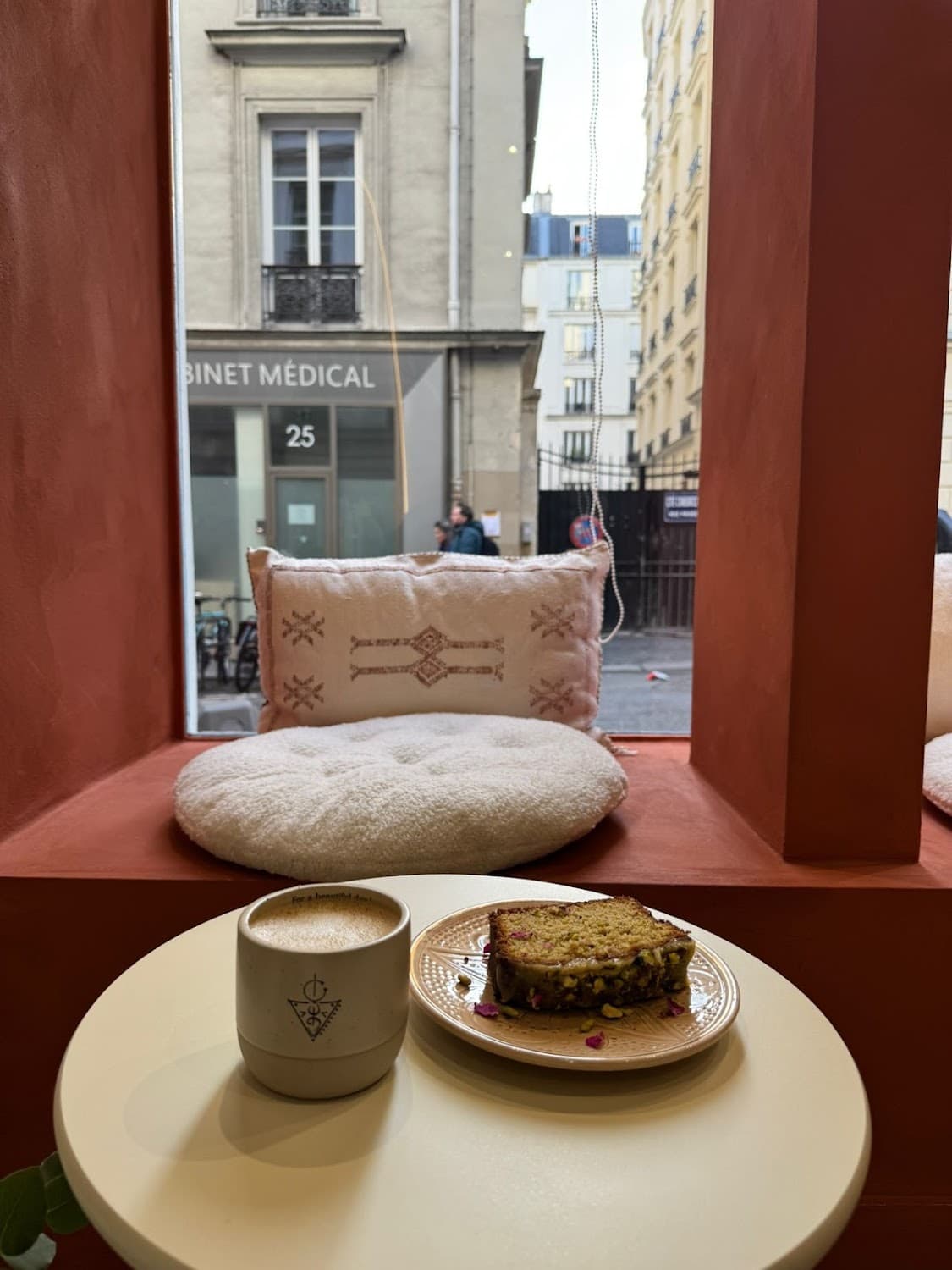 Tilila — specialty coffee shop in Paris (photo 1)