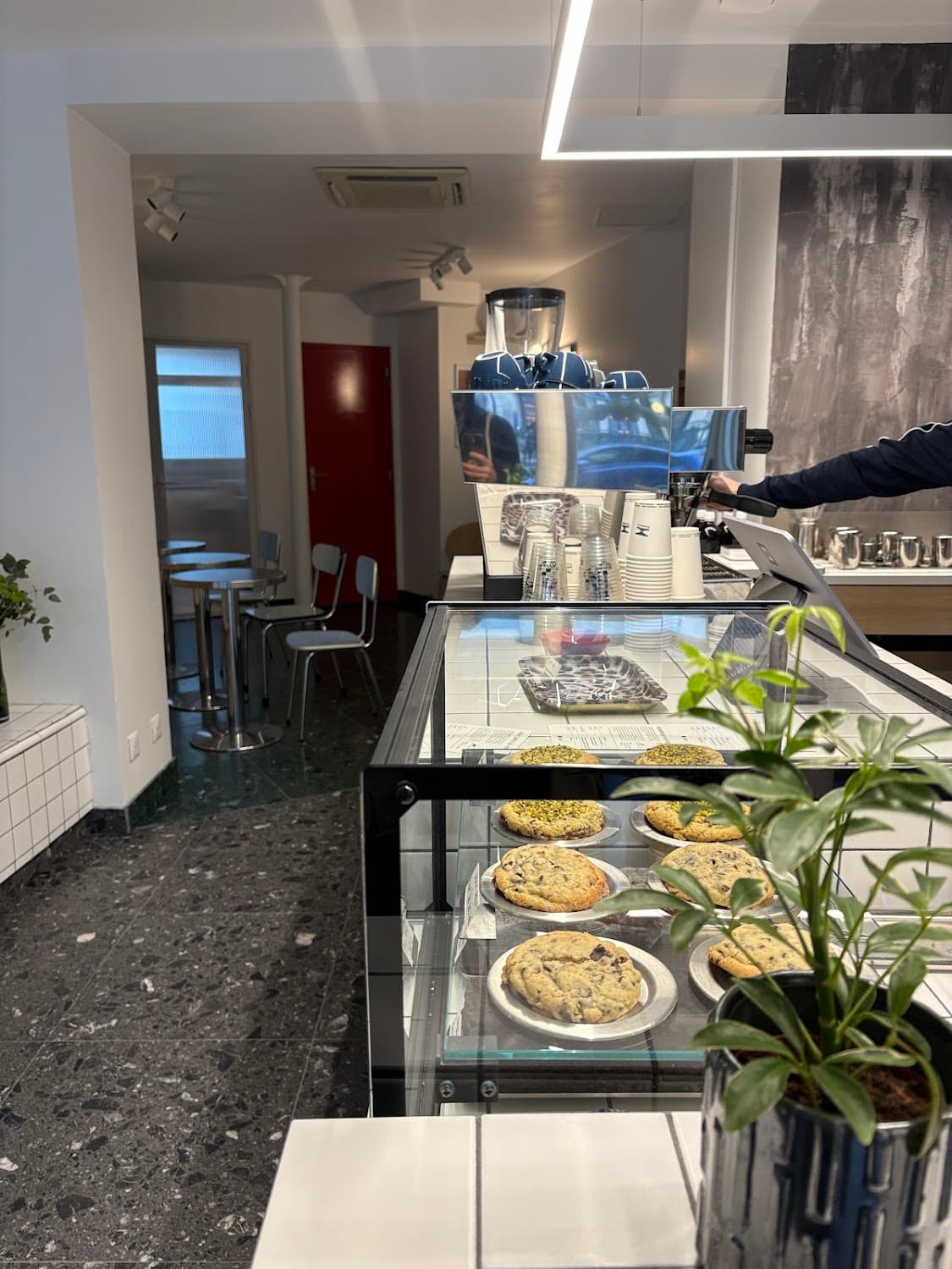 Trouble Makers Café, specialty coffee shop in Paris (photo 5)
