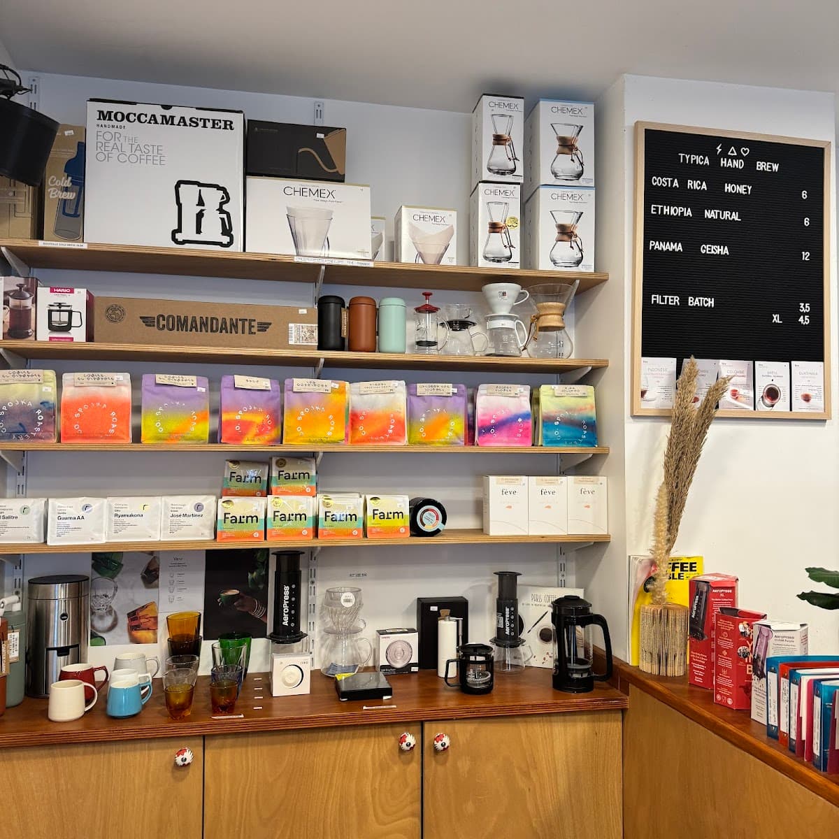 Typica - Filles du Calvaire — specialty coffee shop in Paris (photo 2)