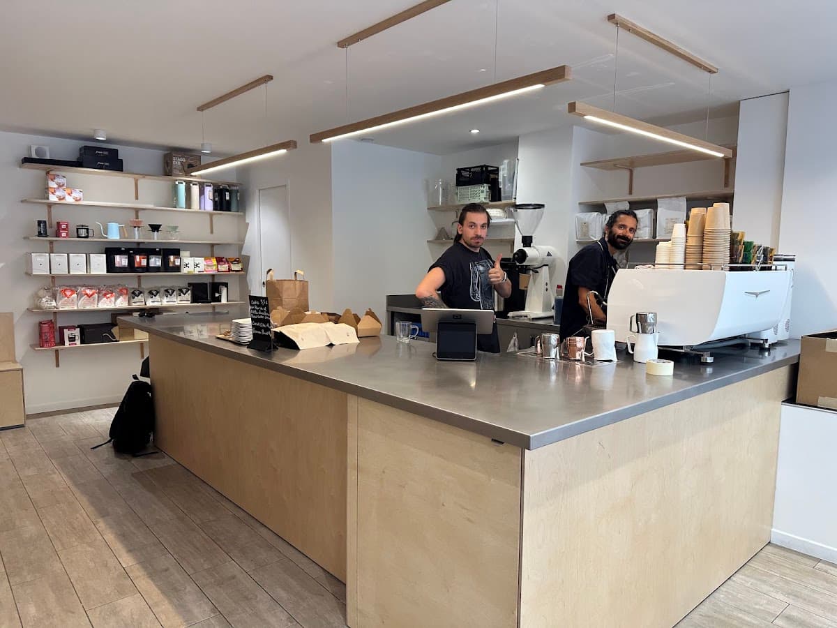 TYPICA SPECIALTY COFFEE CHEMIN VERT — specialty coffee shop in Paris (photo 3)