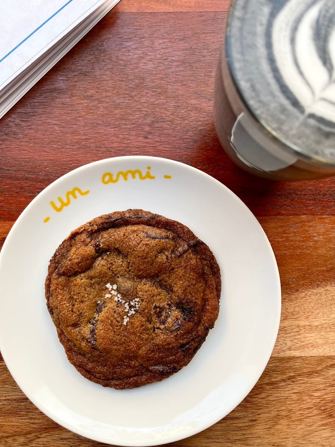 Un Ami — specialty coffee shop in Paris (photo 6)