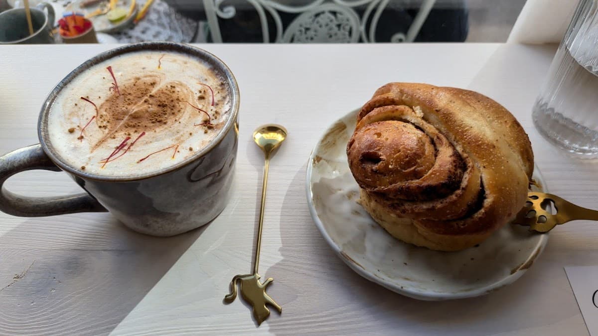 Un Nuage de Lait — specialty coffee shop in Paris (photo 4)