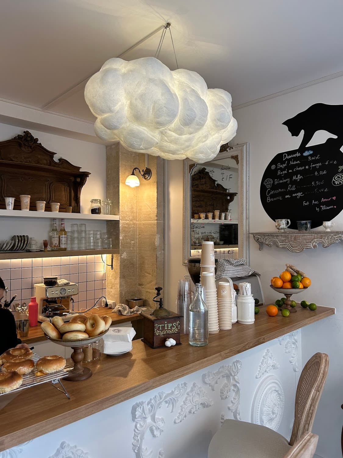Un Nuage de Lait, specialty coffee shop in Paris
