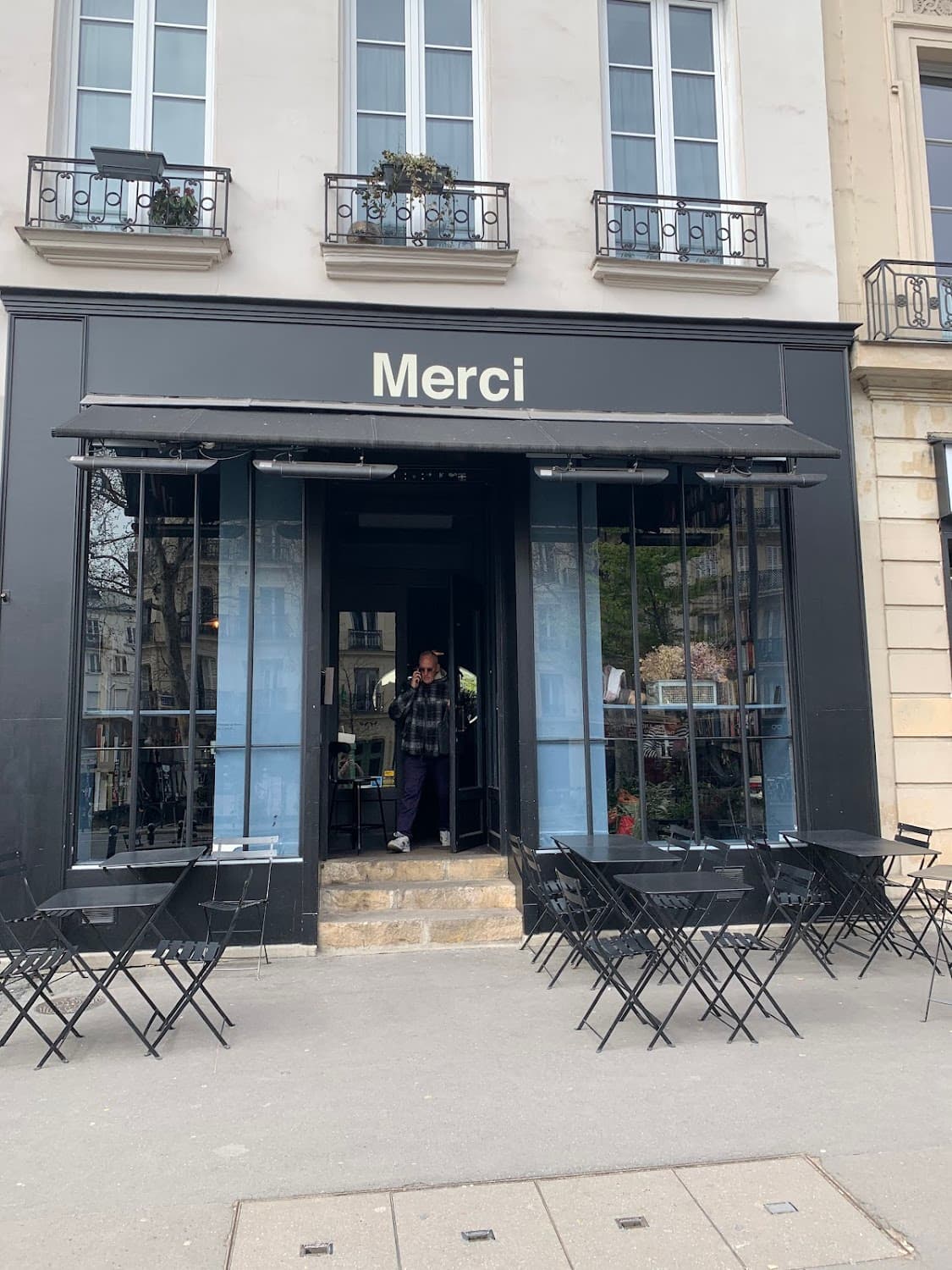 Used-book Café, specialty coffee shop in Paris