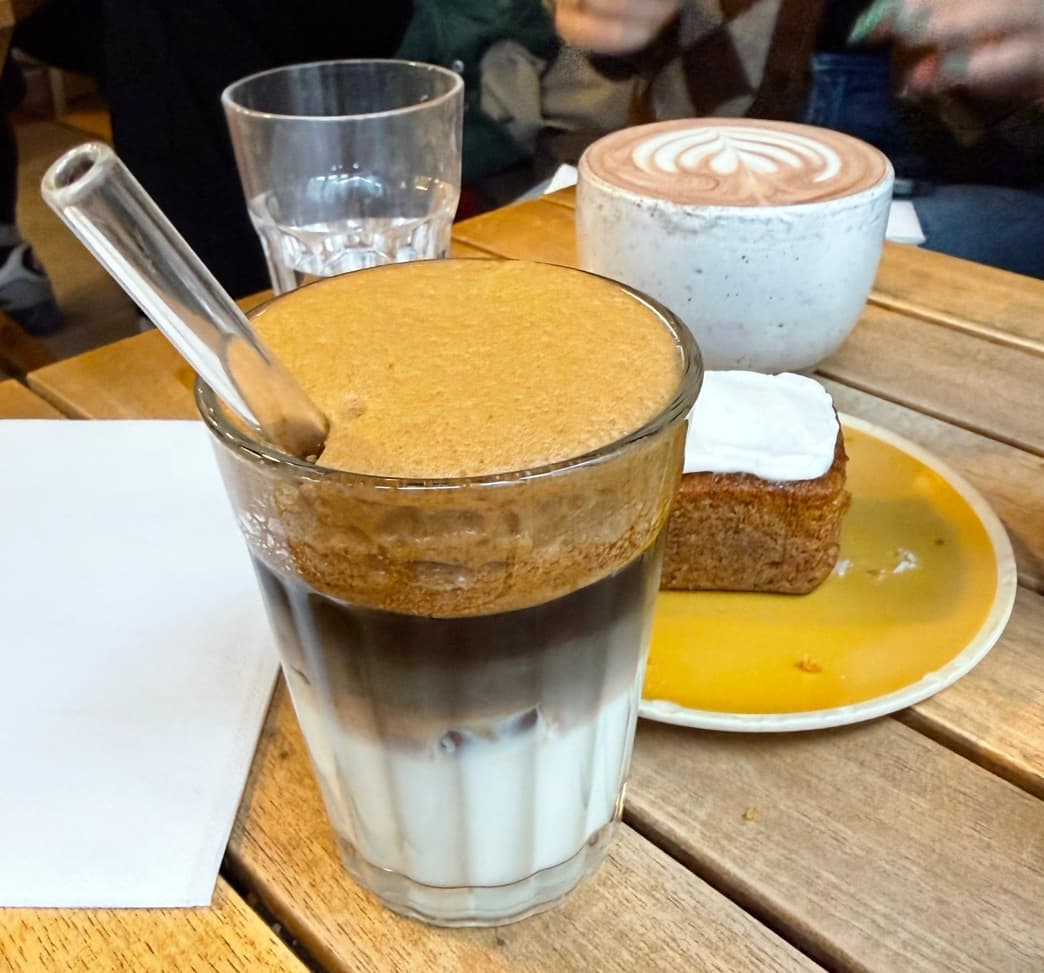 Viahe caphe — specialty coffee shop in Paris (photo 3)