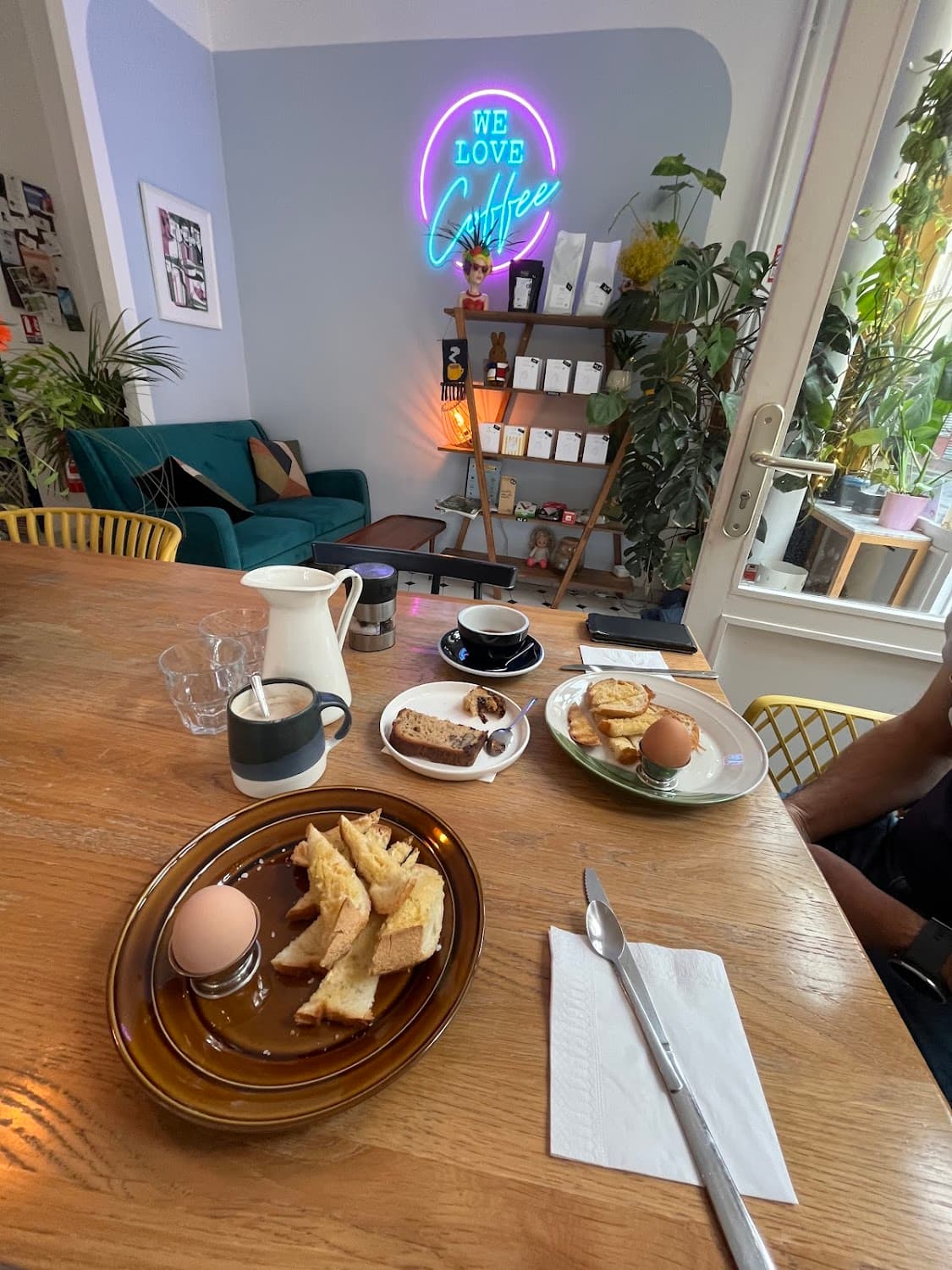 We Love Coffee — specialty coffee shop in Paris (photo 4)