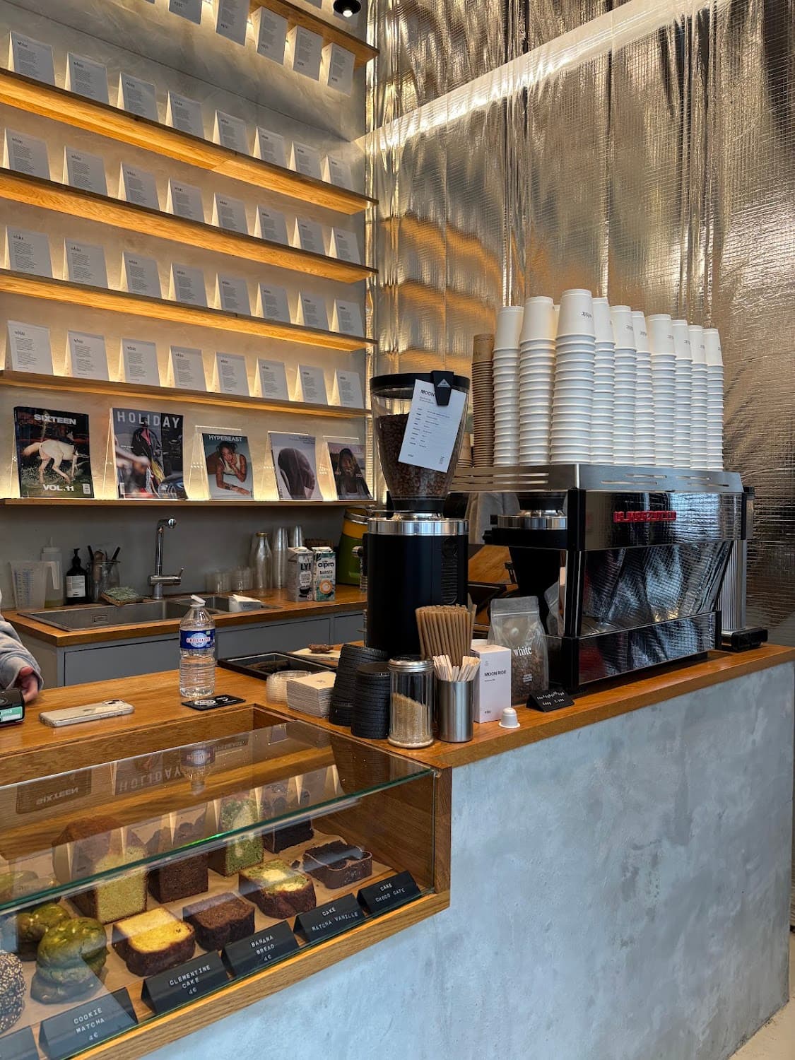 White - Paris 3 — specialty coffee shop in Paris (photo 3)