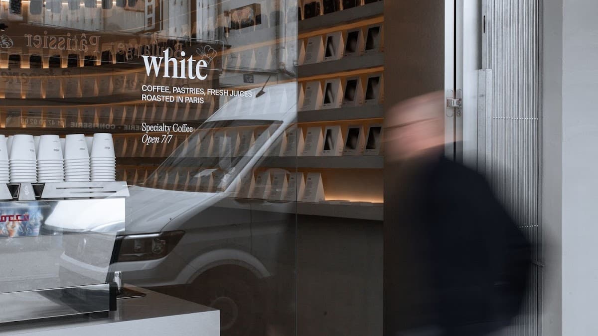 White - Paris 10 — specialty coffee shop in Paris (photo 1)