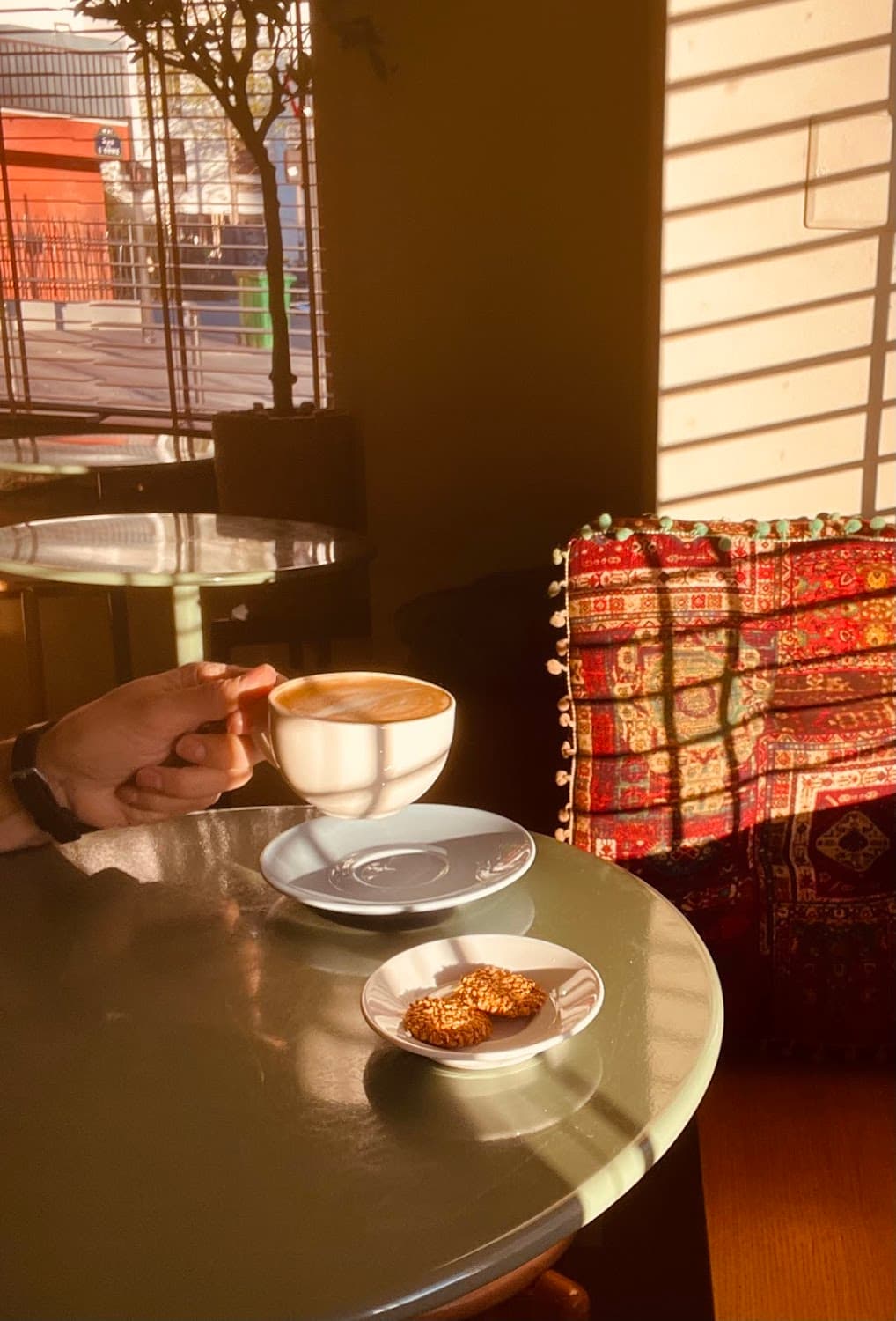 Zaïa — specialty coffee shop in Paris (photo 6)
